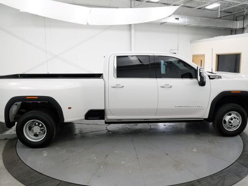 Used 2025 GMC Sierra 3500 Denali w/ Denali Reserve Package AWD/4WD image 8