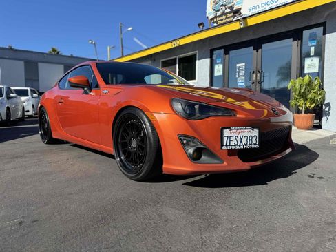Used 2015 Scion FR-S image 3