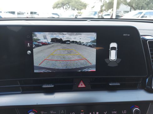 Used 2025 Kia Sportage EX FWD image 15