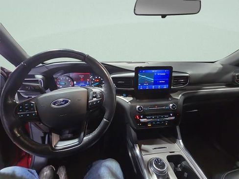 Used 2020 Ford Explorer XLT w/ Equipment Group 202A image 2