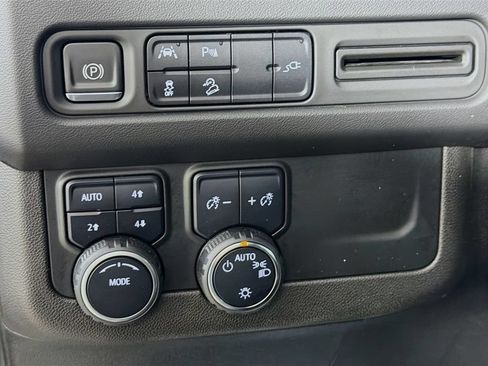 Used 2022 Chevrolet Tahoe Z71 AWD/4WD image 11