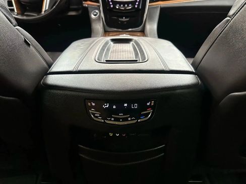 Used 2015 Cadillac Escalade Premium image 17