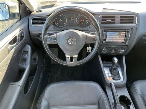 Used 2012 Volkswagen Jetta SE image 12