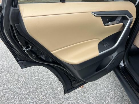 Used 2021 Toyota RAV4 XLE image 21