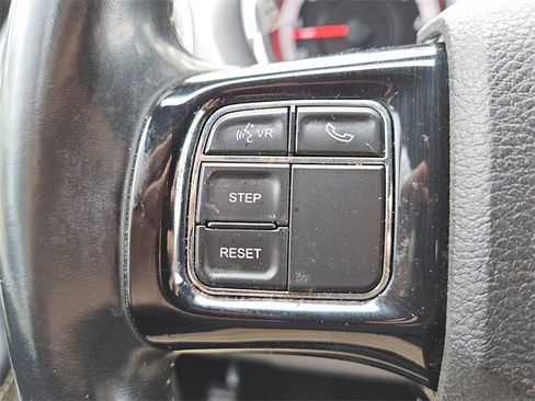 Used 2020 Dodge Grand Caravan SXT image 22