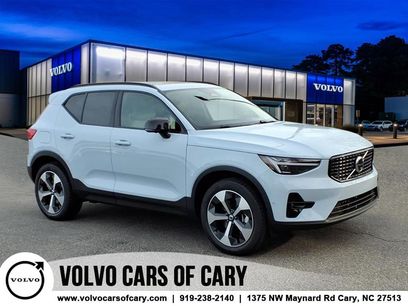 New 2026 Volvo XC40 B4 Plus w/ Climate Package