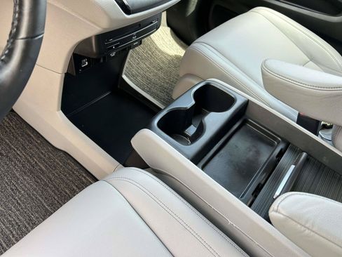 Used 2024 Honda Odyssey Touring image 17