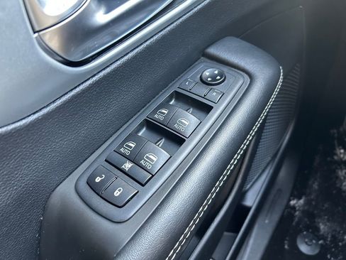 Used 2020 Chrysler Pacifica Touring-L Plus image 21