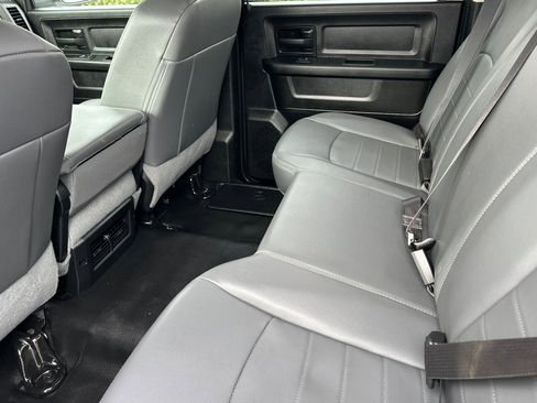 Used 2019 RAM 1500 Tradesman w/ Chrome Appearance Group image 12