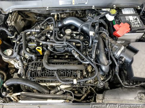 Used 2020 Ford Fusion SEL FWD image 25