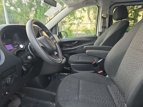 Used 2021 Mercedes-Benz Metris image 21