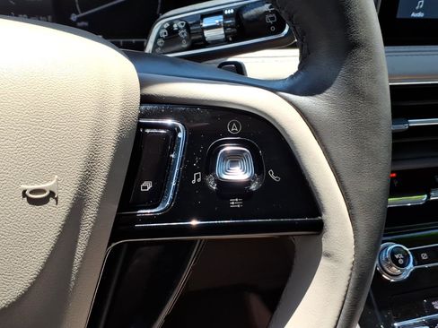 Certified 2022 Lincoln Corsair AWD w/ Premium Package image 17