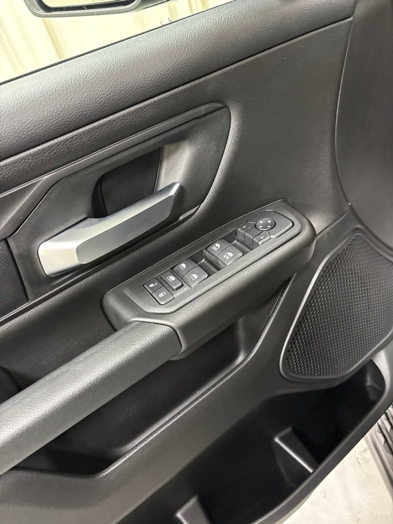 New 2026 RAM 1500 Express AWD/4WD image 18