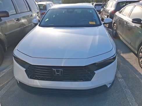 Used 2024 Honda Accord EX image 3