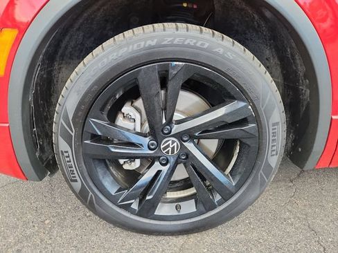 Used 2024 Volkswagen Tiguan SE R-Line w/ MDO Package, Two-Row AWD/4WD image 16