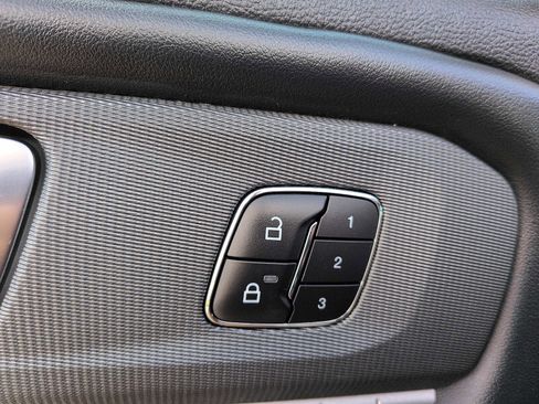 Used 2025 Ford Explorer ST image 16