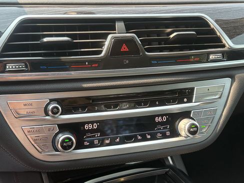 Used 2016 BMW 750i xDrive AWD/4WD image 27