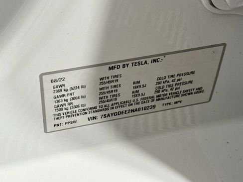 Used 2022 Tesla Model Y Long Range AWD/4WD image 24