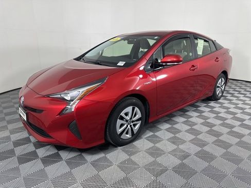 Used 2016 Toyota Prius Three image 7