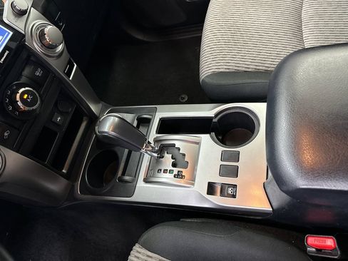Used 2024 Toyota 4Runner SR5 AWD/4WD image 30