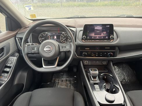 Used 2023 Nissan Rogue S AWD/4WD image 16