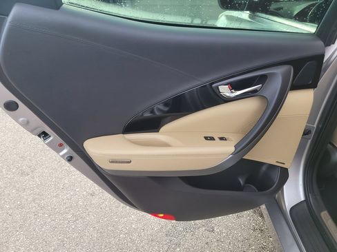 Used 2013 Hyundai Azera FWD image 9
