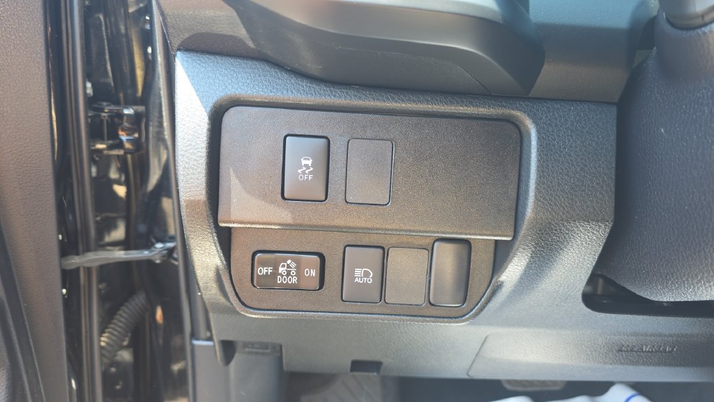 Used 2021 Toyota Tacoma SR w/ SR Convenience Package RWD image 13