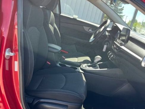 Used 2021 Kia Forte LXS FWD image 28