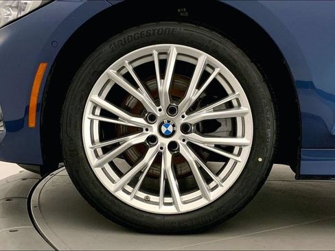 Used 2023 BMW 330i xDrive Sedan w/ Premium Package AWD/4WD image 8