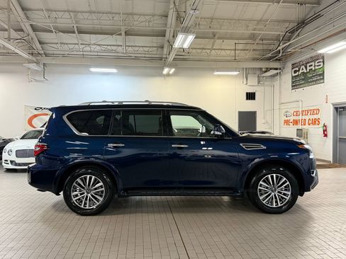 Used 2024 Nissan Armada SL w/ Captain's Chairs Package image 5