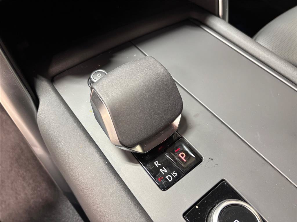New 2026 Land Rover Discovery Limited Edition AWD/4WD image 15