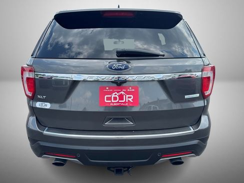Used 2018 Ford Explorer XLT w/ Equipment Group 202A image 7