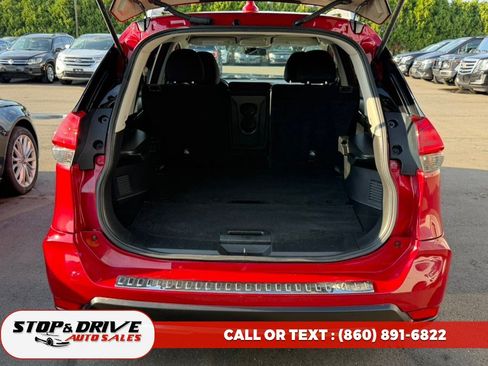 Used 2017 Nissan Rogue SV AWD/4WD image 17