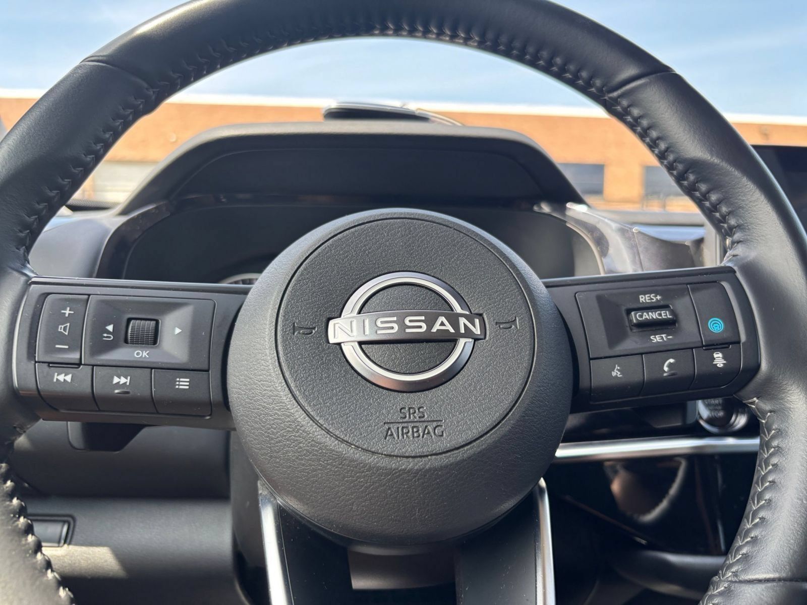 Used 2025 Nissan Pathfinder SV AWD/4WD image 27