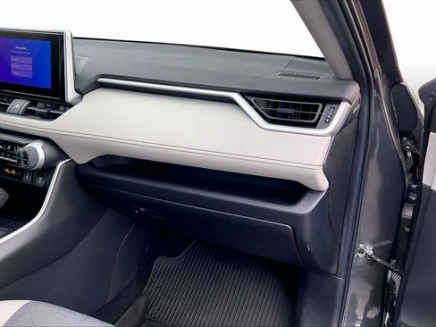 Used 2023 Toyota RAV4 XLE w/ Convenience Package image 18