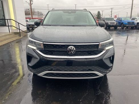 Used 2024 Volkswagen Taos SE image 7