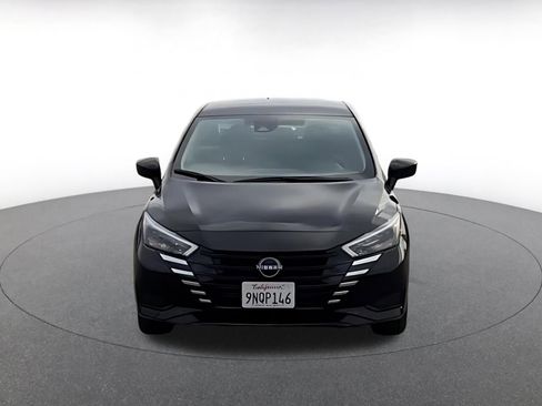 Used 2025 Nissan Versa SV image 3