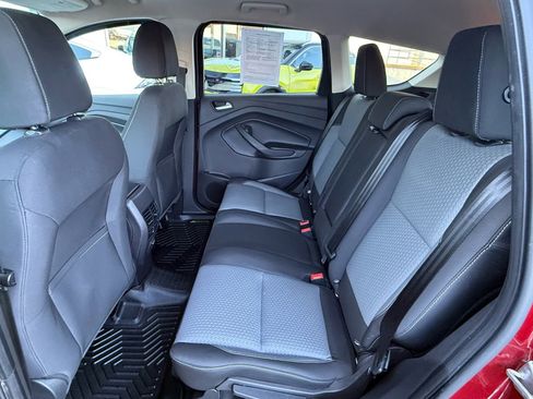 Used 2017 Ford Escape SE image 16