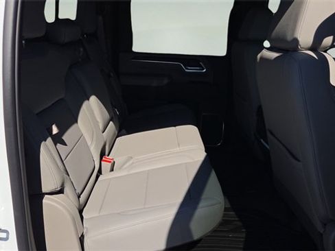 New 2026 GMC Sierra 2500 SLT w/ SLT Convenience Package image 17