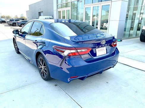 Used 2023 Toyota Camry SE image 7