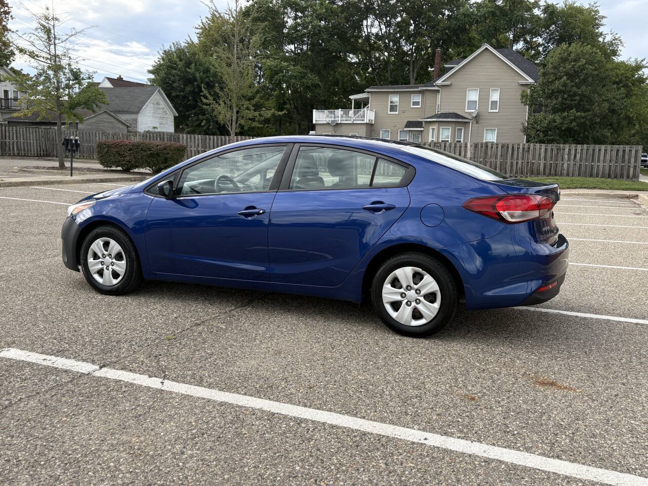 Used 2017 Kia Forte LX FWD image 10