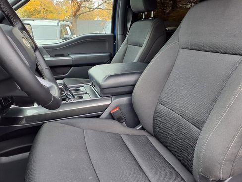 Used 2023 Ford F150 XLT image 3