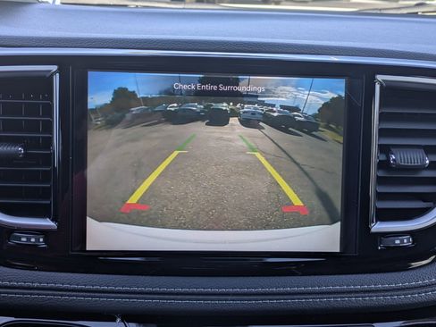 New 2026 Chrysler Pacifica Limited image 14