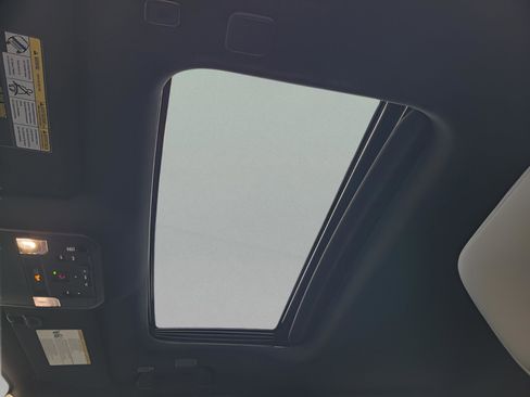 Used 2025 Toyota Tacoma Limited image 16