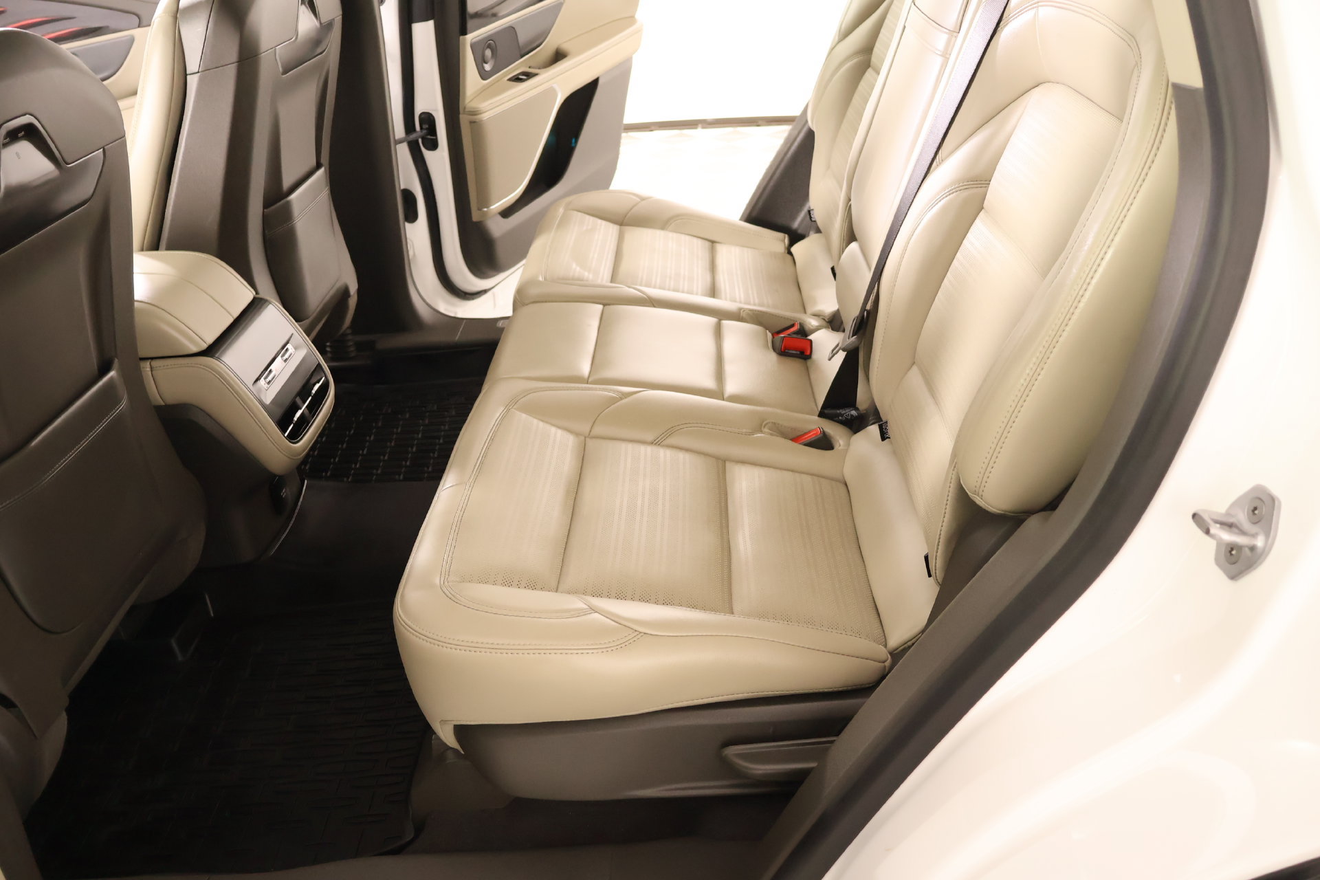 Used 2025 Lincoln Nautilus Reserve w/ Jet Appearance Package AWD/4WD image 14