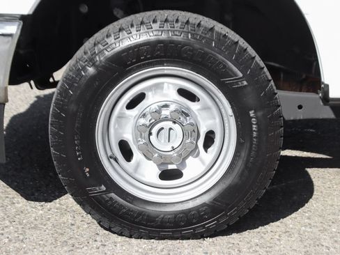 Used 2020 Ford F250 XL w/ Power Equipment Group AWD/4WD image 43