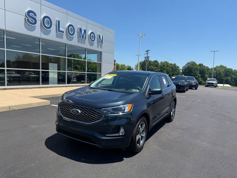 Certified 2024 Ford Edge SEL w/ Convenience Package AWD/4WD image 2