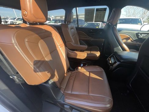 Used 2020 Lincoln Aviator Reserve w/ Elements Package Plus image 27