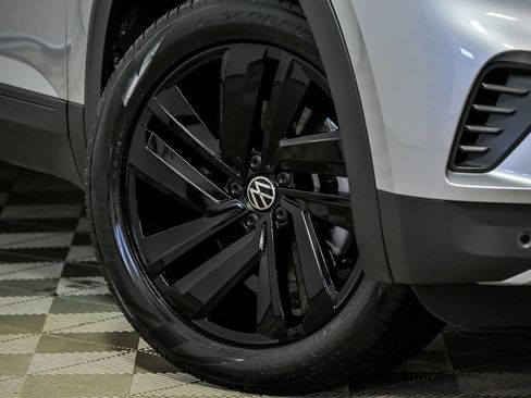 Certified 2023 Volkswagen Atlas SE AWD/4WD image 3