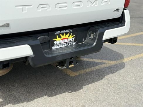 Used 2024 Toyota Tacoma SR5 AWD/4WD image 20